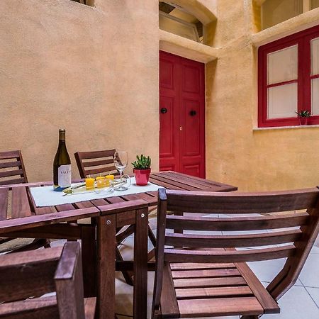 Valletta Main Street Apartment Екстериор снимка