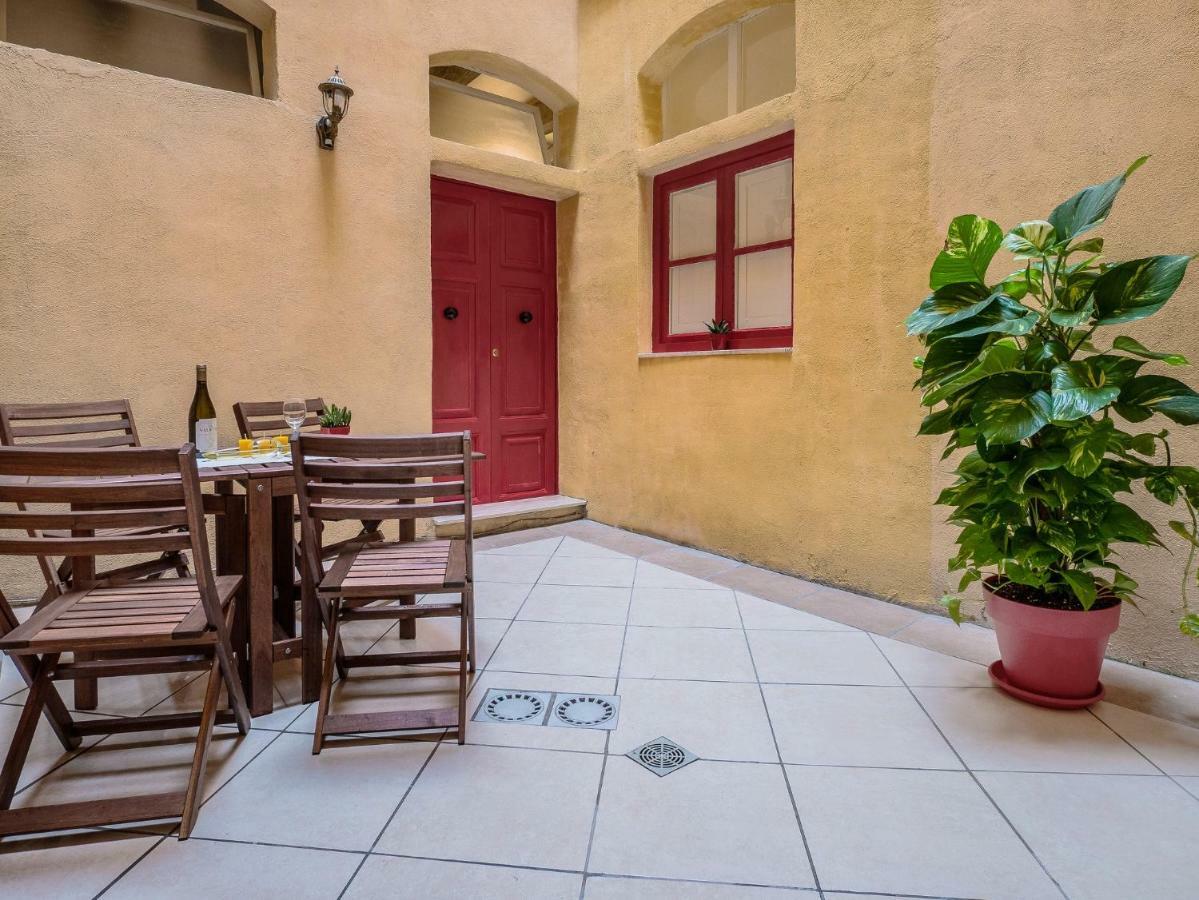 Valletta Main Street Apartment Екстериор снимка