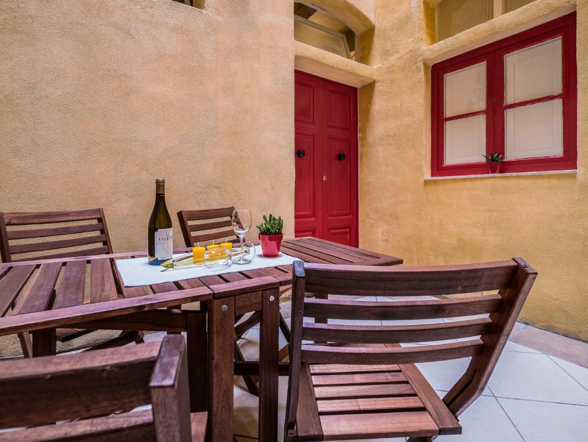 Valletta Main Street Apartment Екстериор снимка